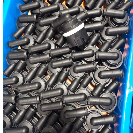 Bbmart Auto Parts Bomba de agua refrigerante del motor para Audi A3 S3 A4 B8 VW Jetta Passat Cc OE 06h121026af 06h 121 026 Af